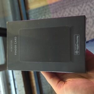 Ekster Finder card